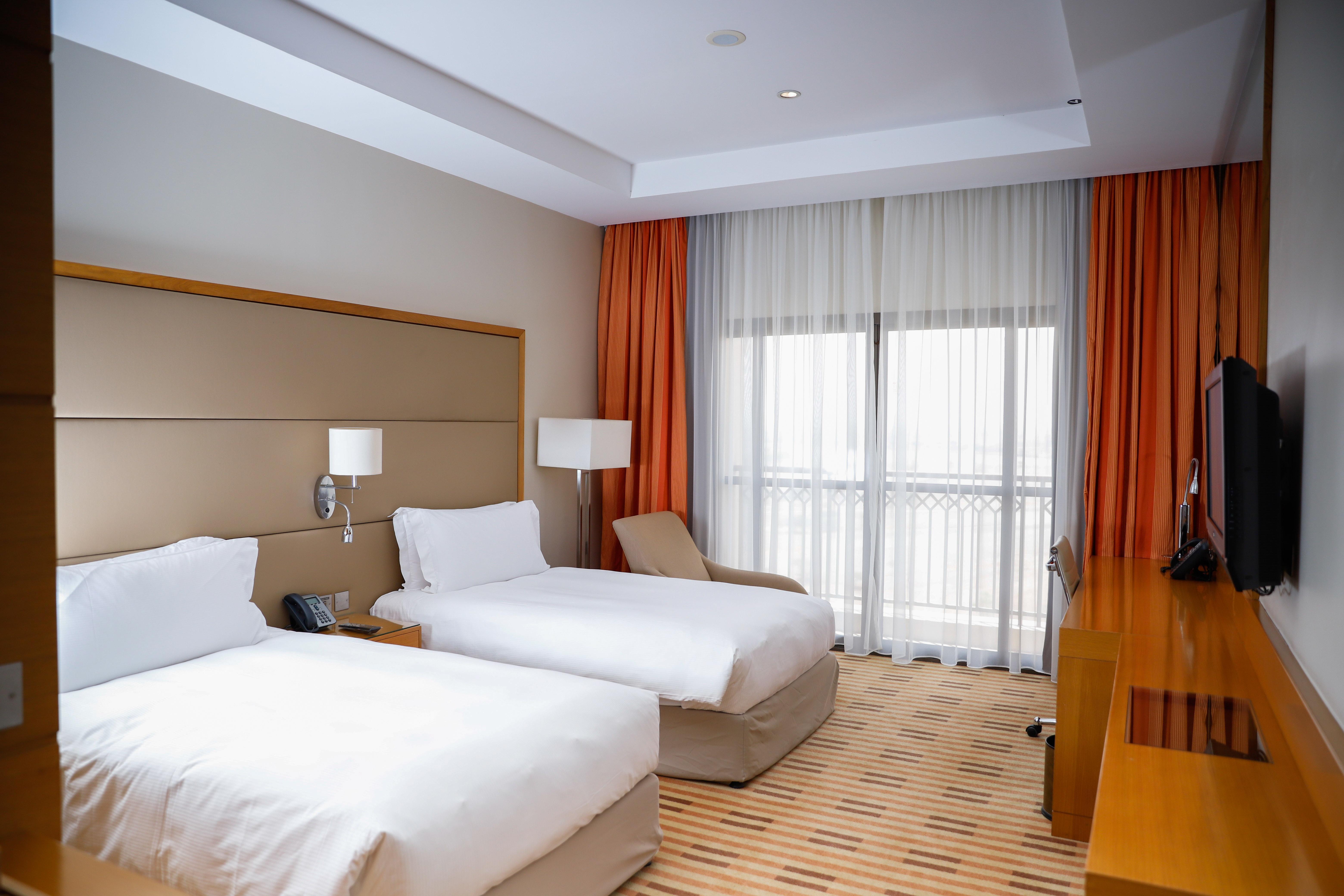 Готель Crowne Plaza Sohar By Ihg Екстер'єр фото